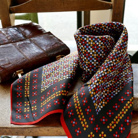 「タイニーフローラルパターン」ヴィンテージスカーフ ヨーロッパ