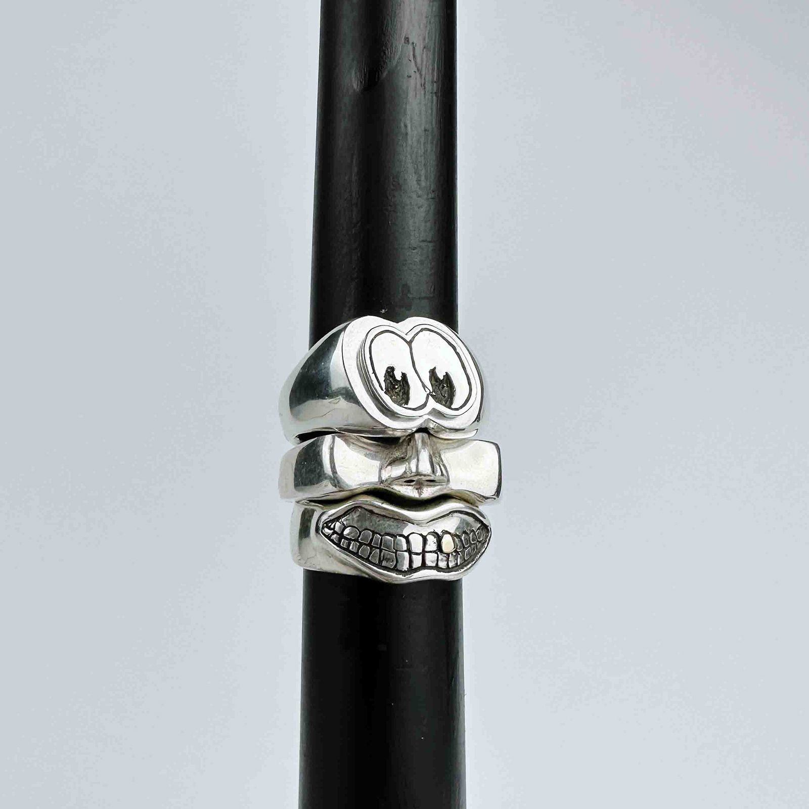 「Googly Eyes Ring」リング