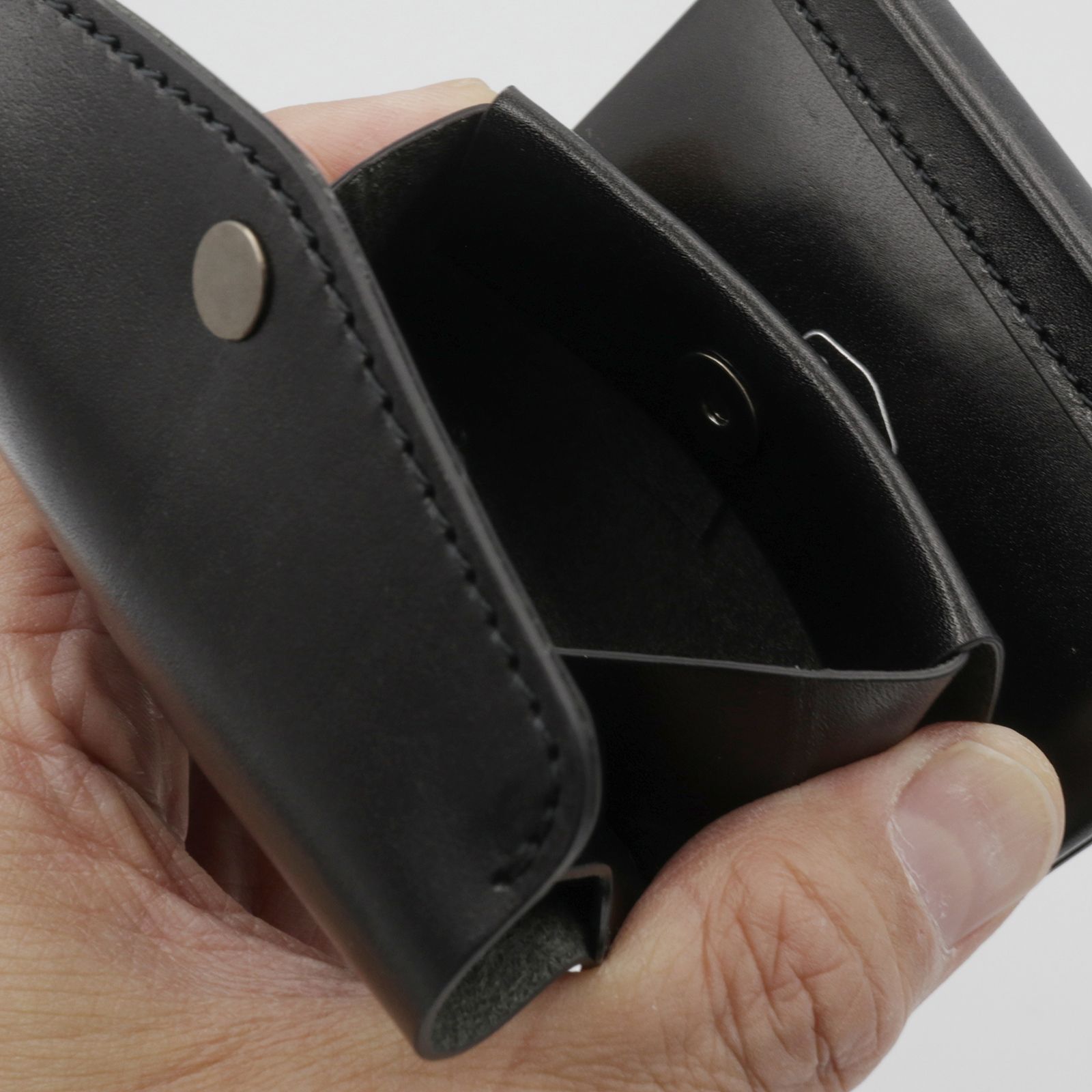 「三つ折りミニ財布PALUMO Rugato」black