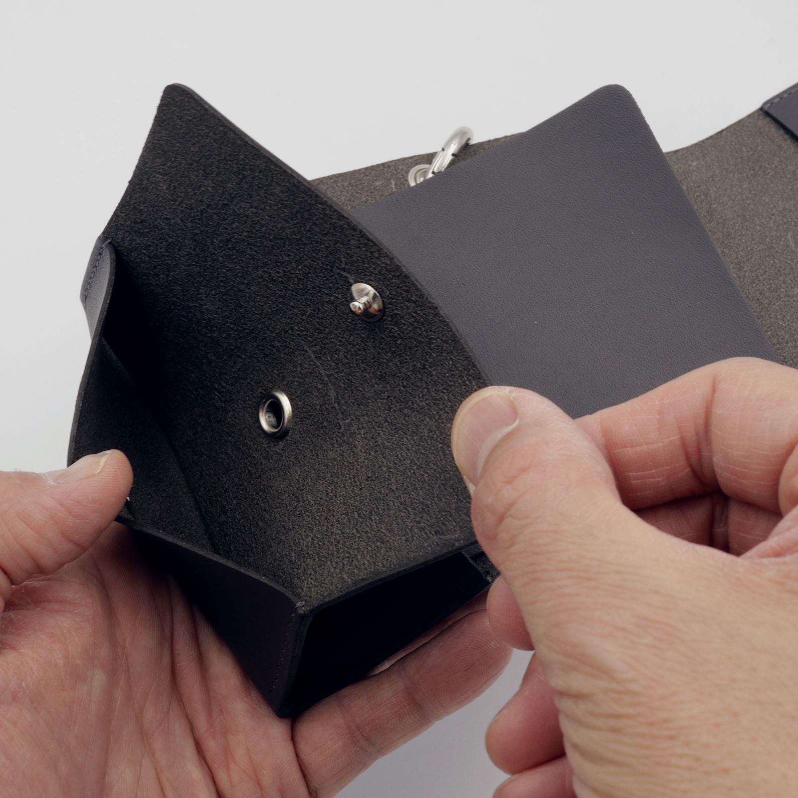 「単純化」三つ折り財布 ダークグレー