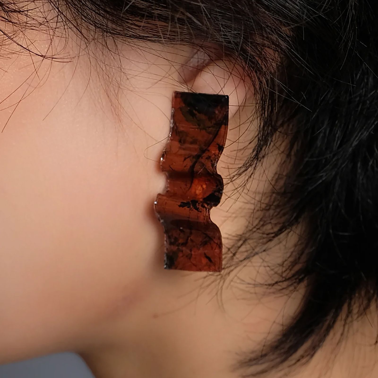 「Tortoiseshell Uneri」イヤリング