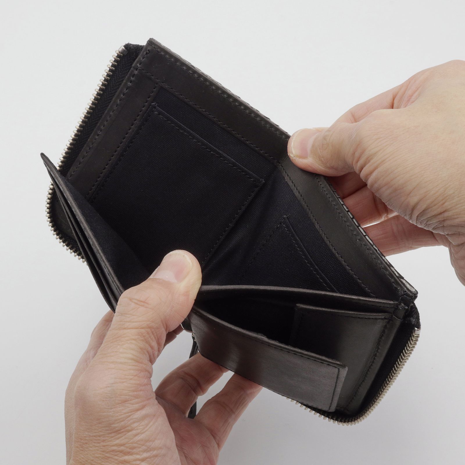 HEBI」Lファスナーコンパクト財布 ブラック