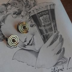 「swirl pierce」ピアス（片耳）