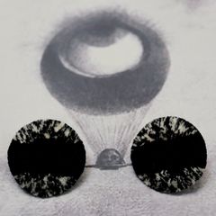 「Eye=Ballon 眼=気球」ピアス