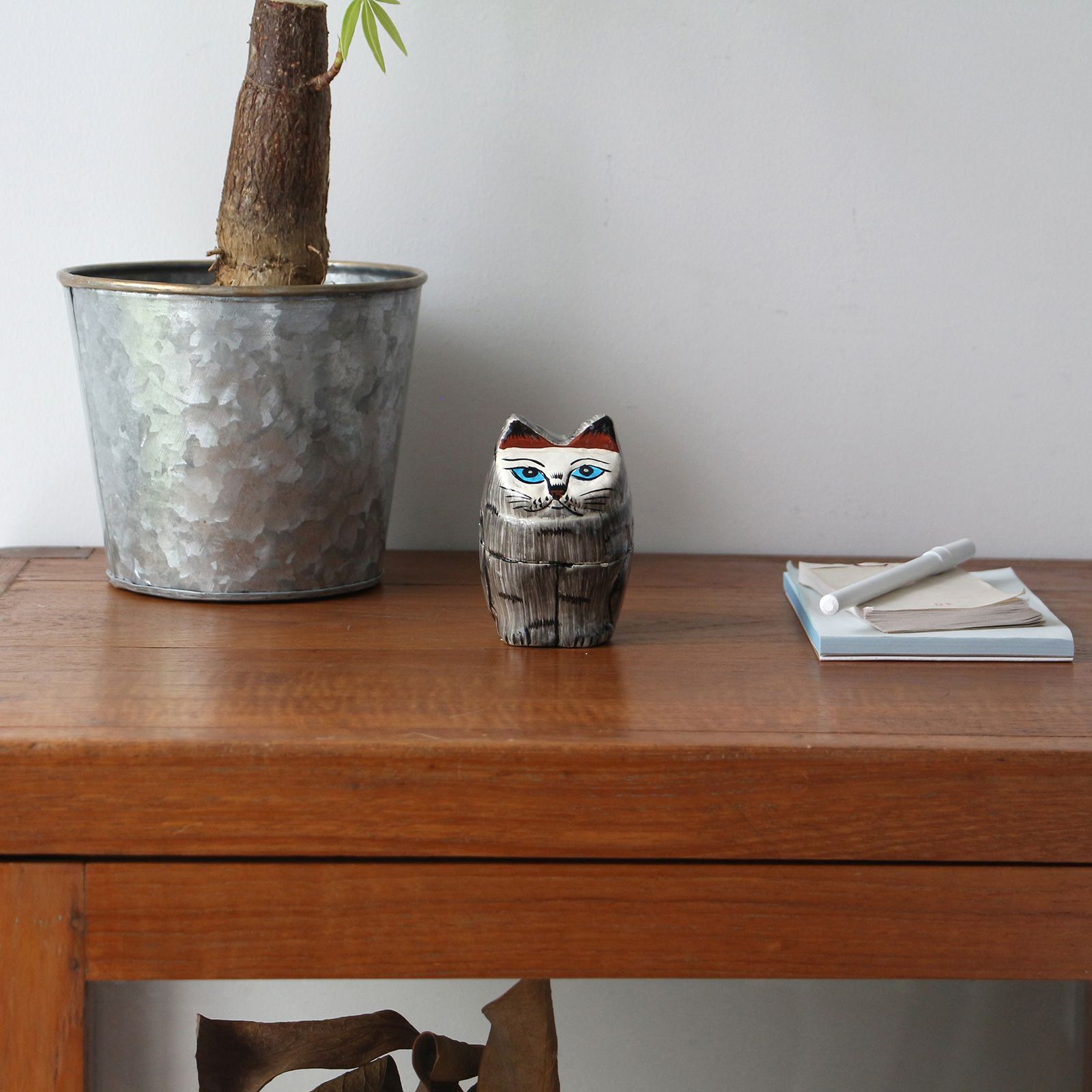 「PAPIER MACHE STANDING CAT」GRAY