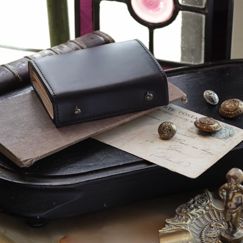 「millefoglie II cordovan27」ミニ財布 ブラック