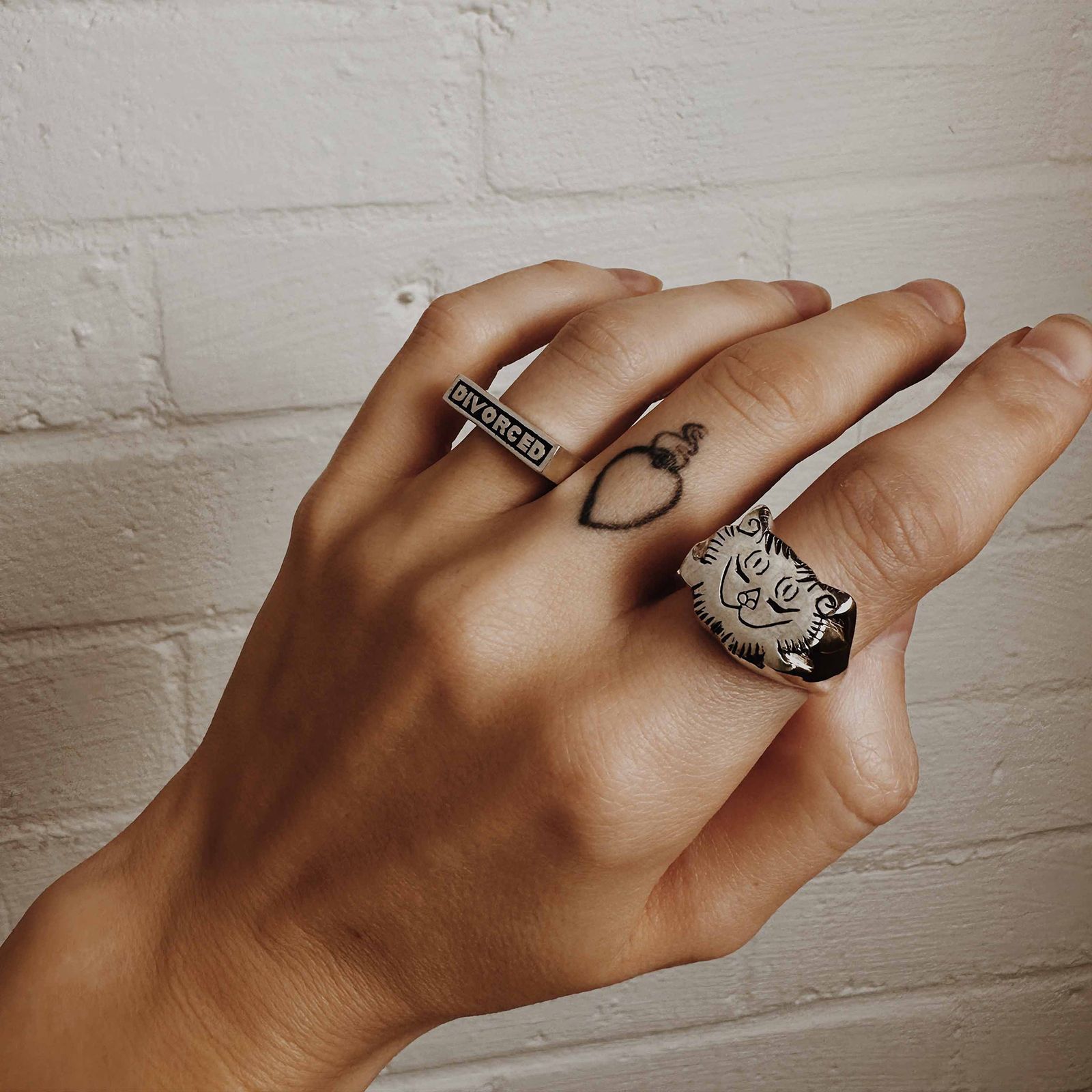 「The Divorced Ring」リング
