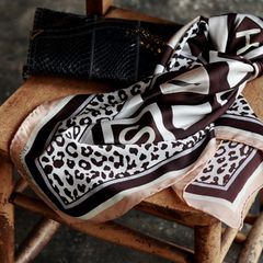 「モノグラム×レオパード」ヴィンテージスカーフ PARIS JEAN-LOUIS SCHERRER