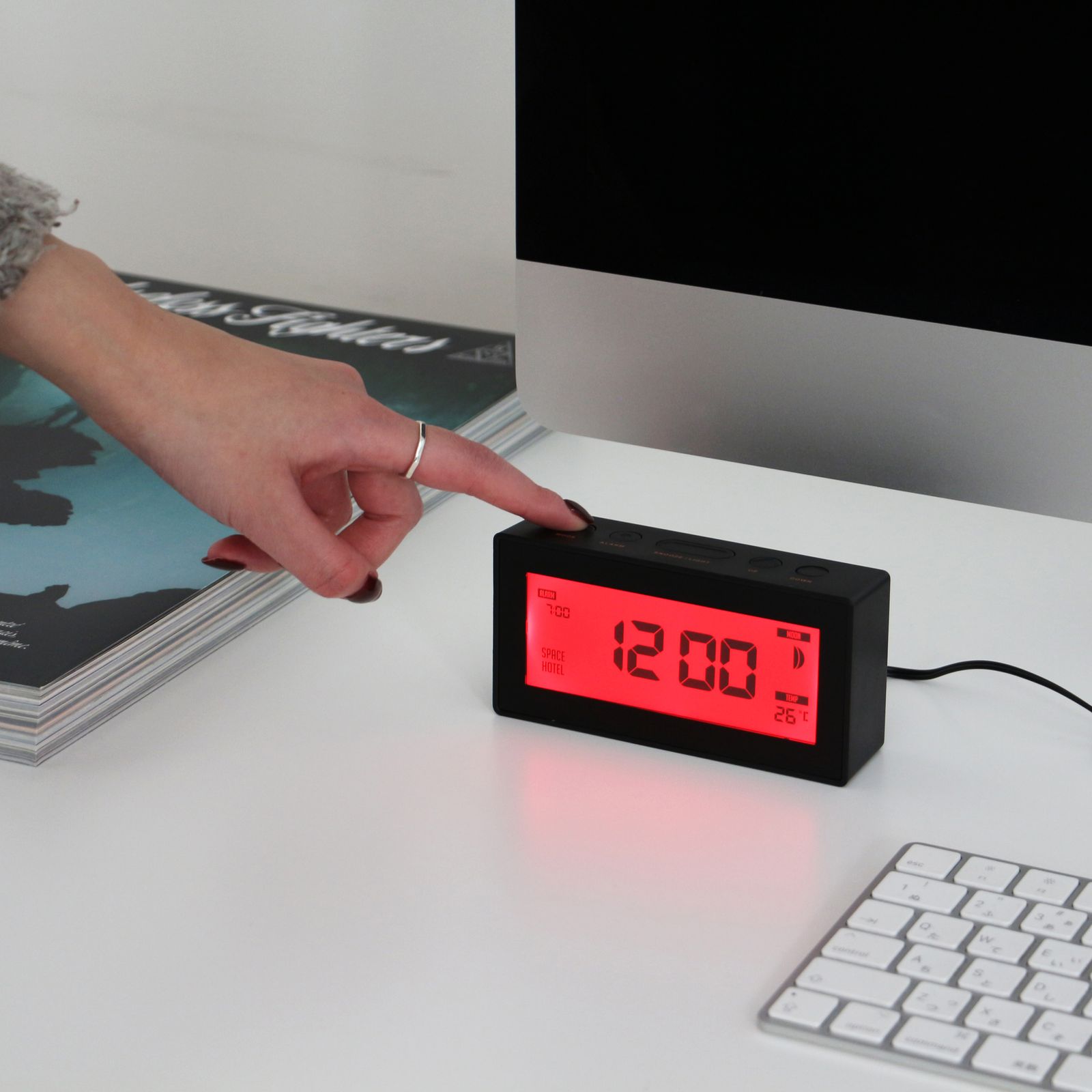 「Robot Alarm Clock "Black/Red" SPACE HOTEL」多機能クロック イギリス