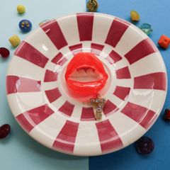 「LIP7ラインストーン」ブローチ