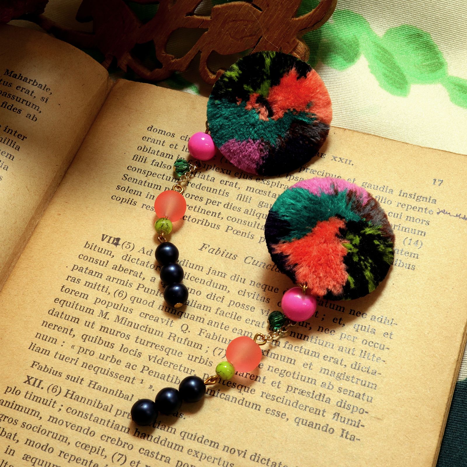 「TRIBO Beads」イヤリング