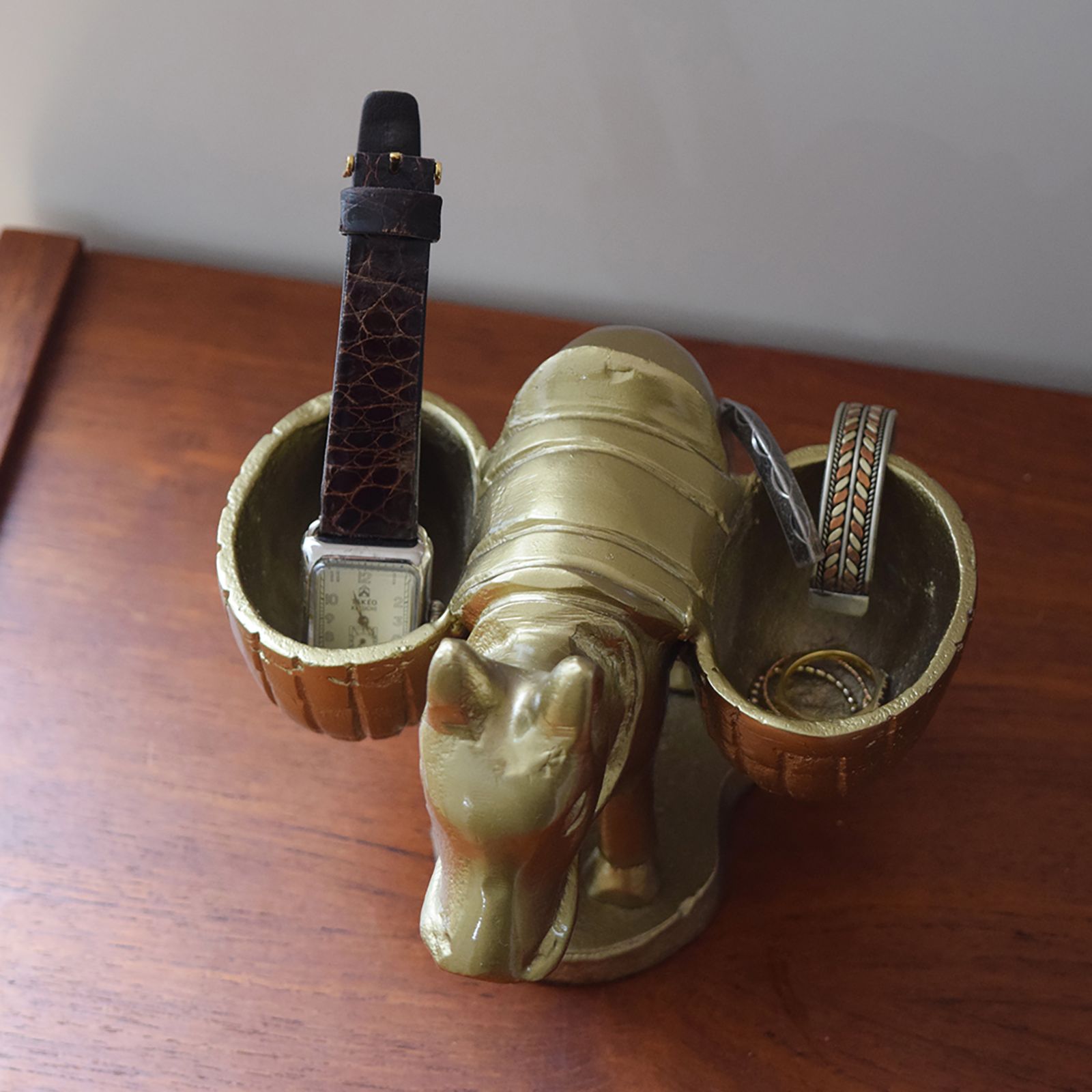 「Donkey And Basket」Gold