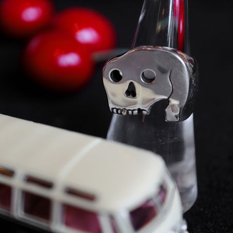 「The Ogling Skull Ring」リング