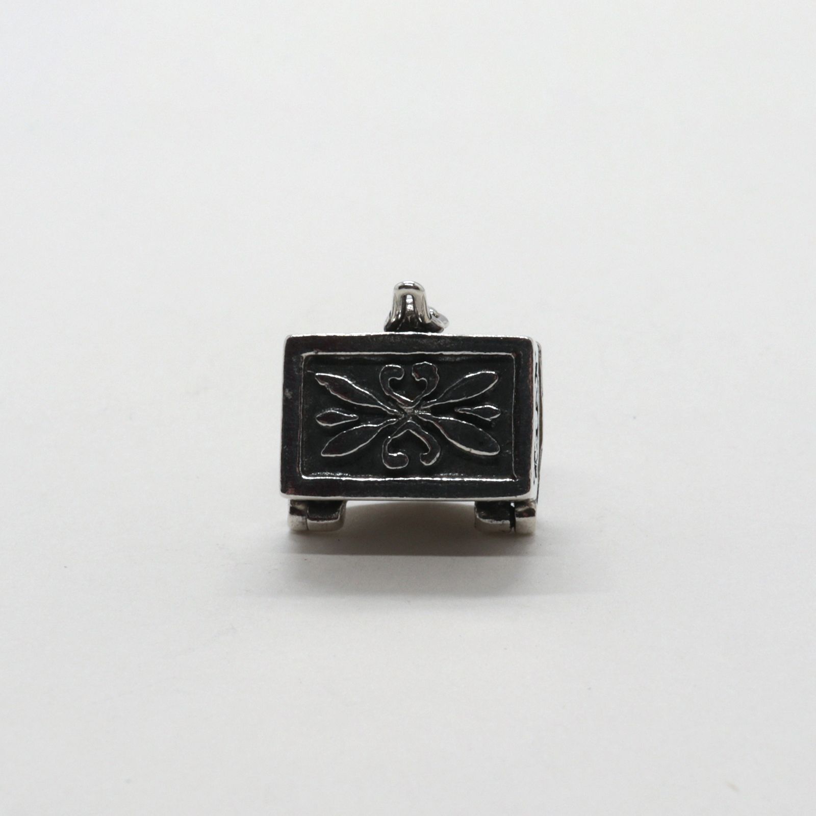 「トレジャーボックス」ペンダントトップ・チャーム silver925 ヨーロッパ