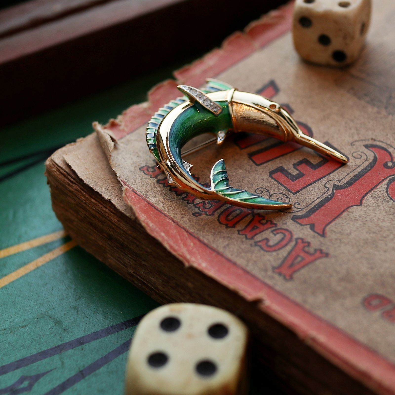 「ソードフィッシュ」ブローチ ヨーロッパ