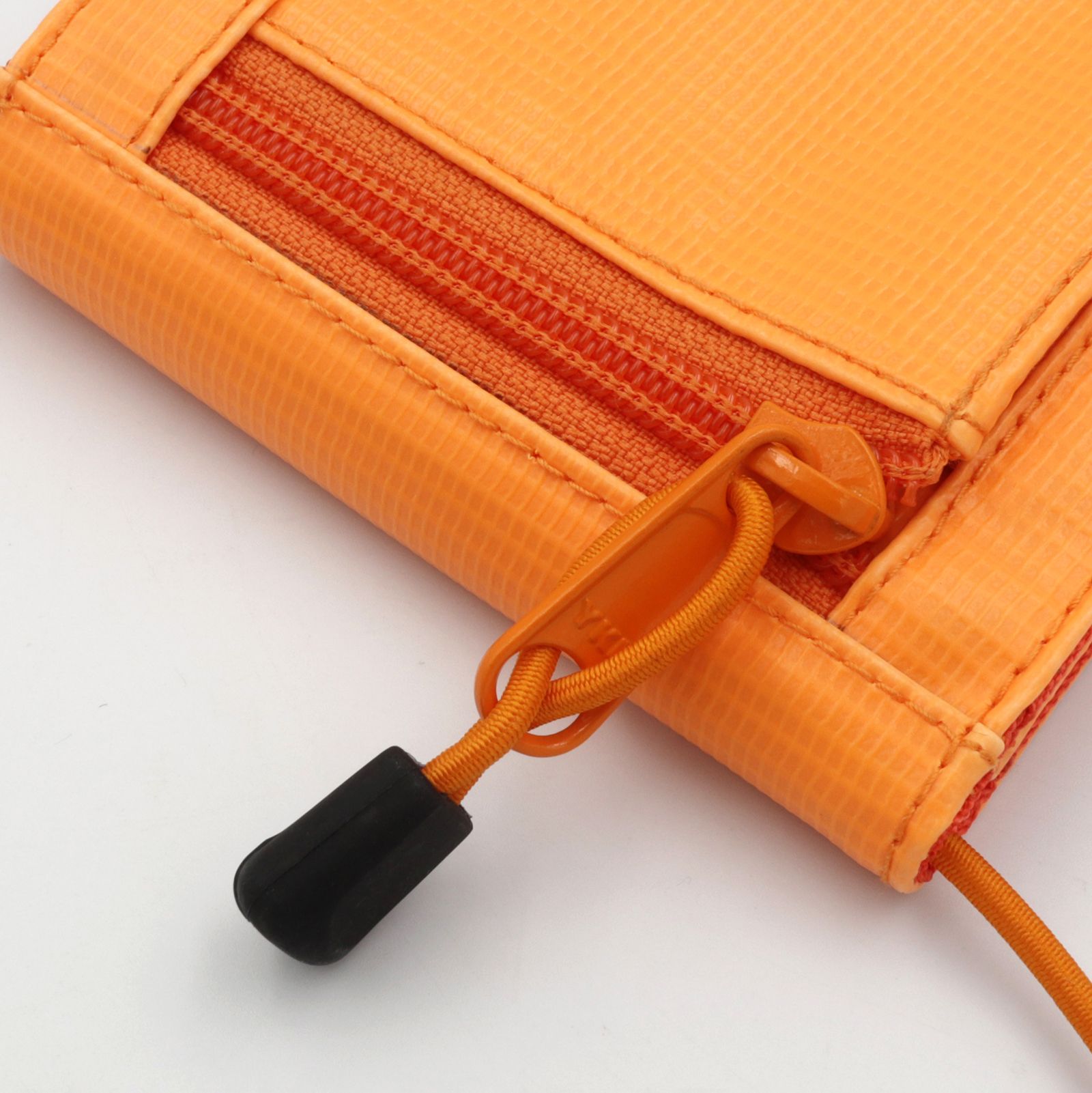 「C15 Mini Wallet」ショルダーウォレットS レッド