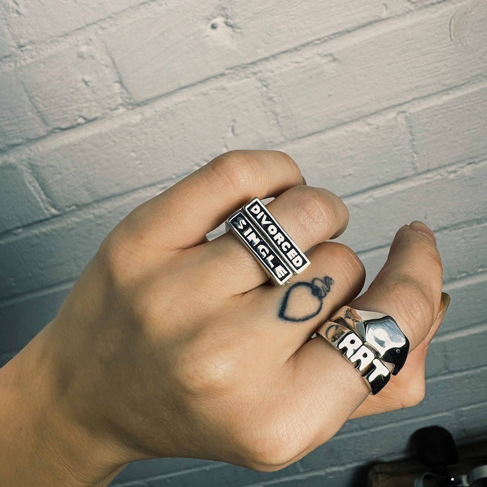 「The Divorced Ring」リング