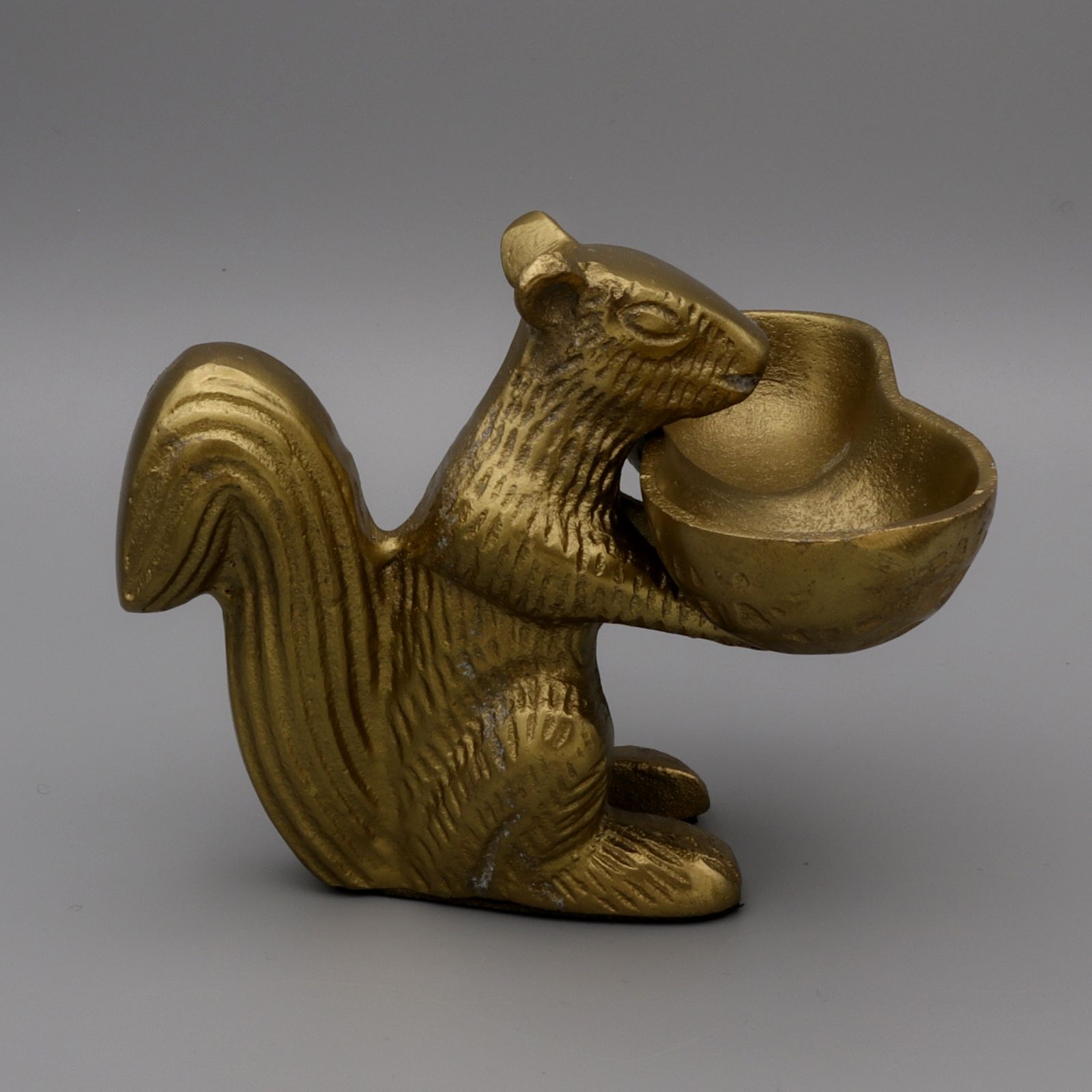 「Squirrel & Nuts」Gold