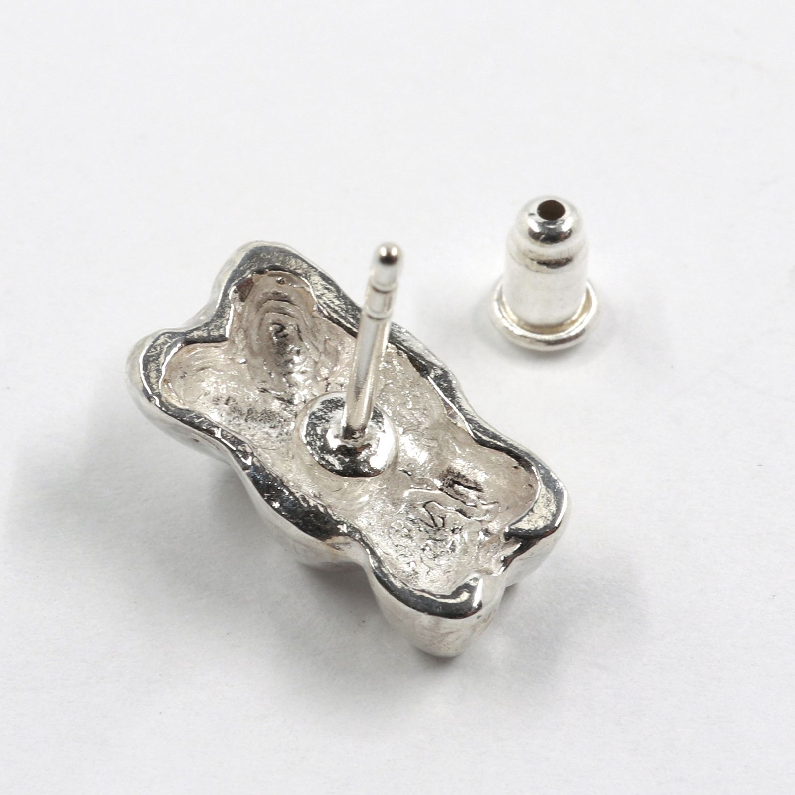「BAER」ピアス