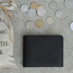 「収める納まる」二つ折り財布 ブラック