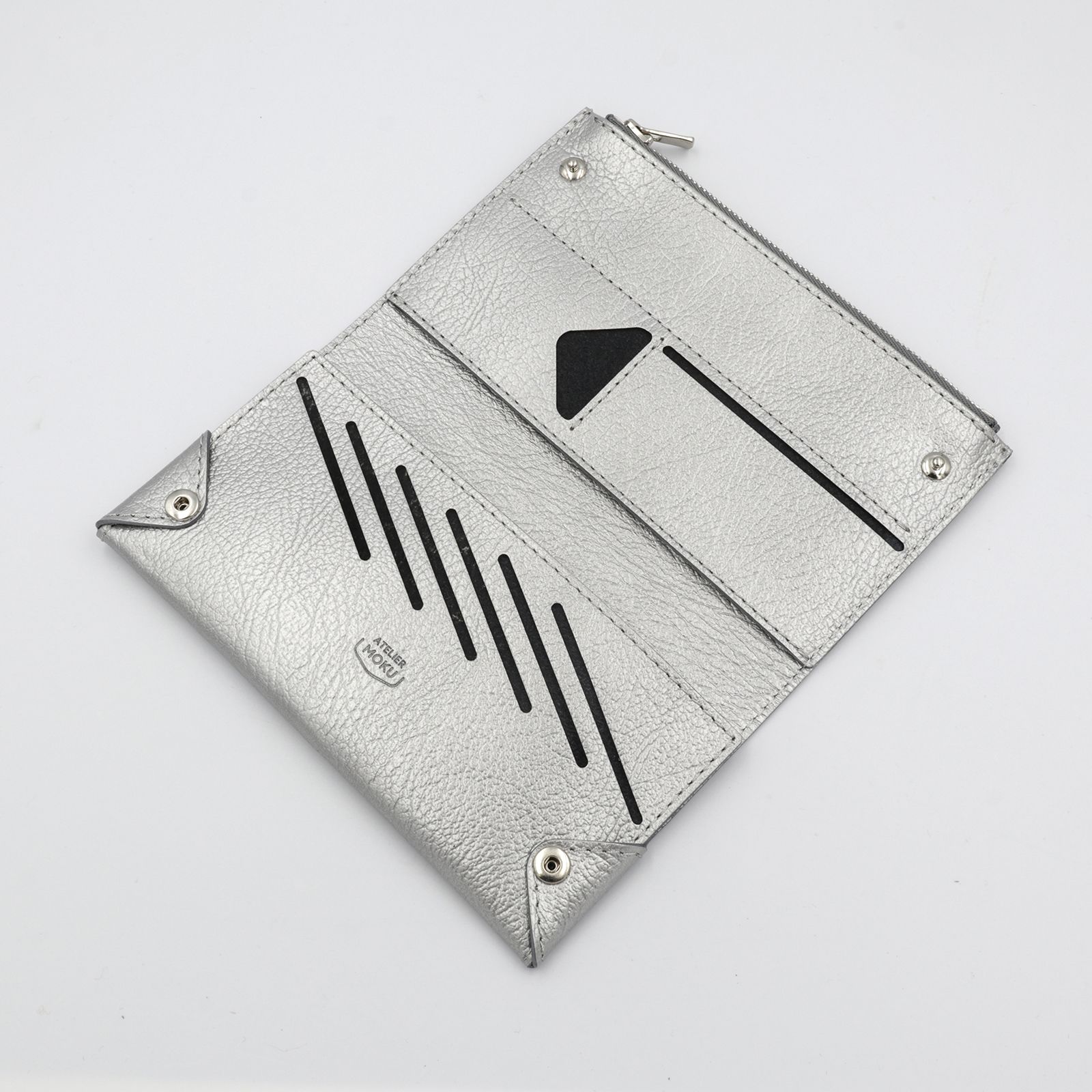 「小さく薄い長財布UNO ver.2 Plus Metallic Shrink」gunmetal silver