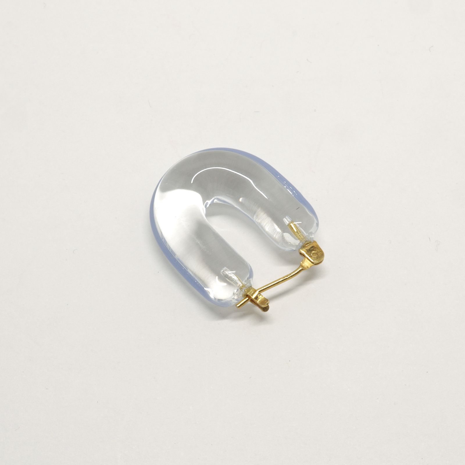 「Glass Hoop “U" LINE」ピアス（片耳） ブルー