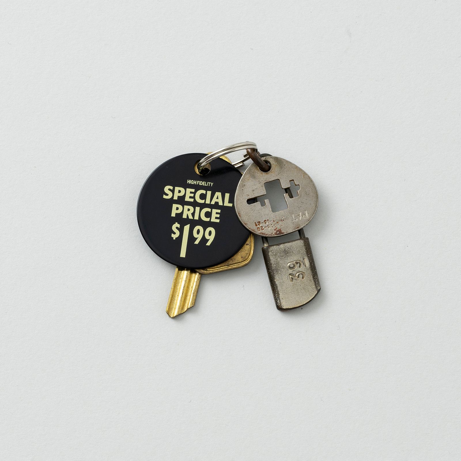 「ANALOG HUNTER PRICE TAG KEY PLATE」キーホルダー