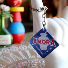 AMORA ブルボンキーホルダー