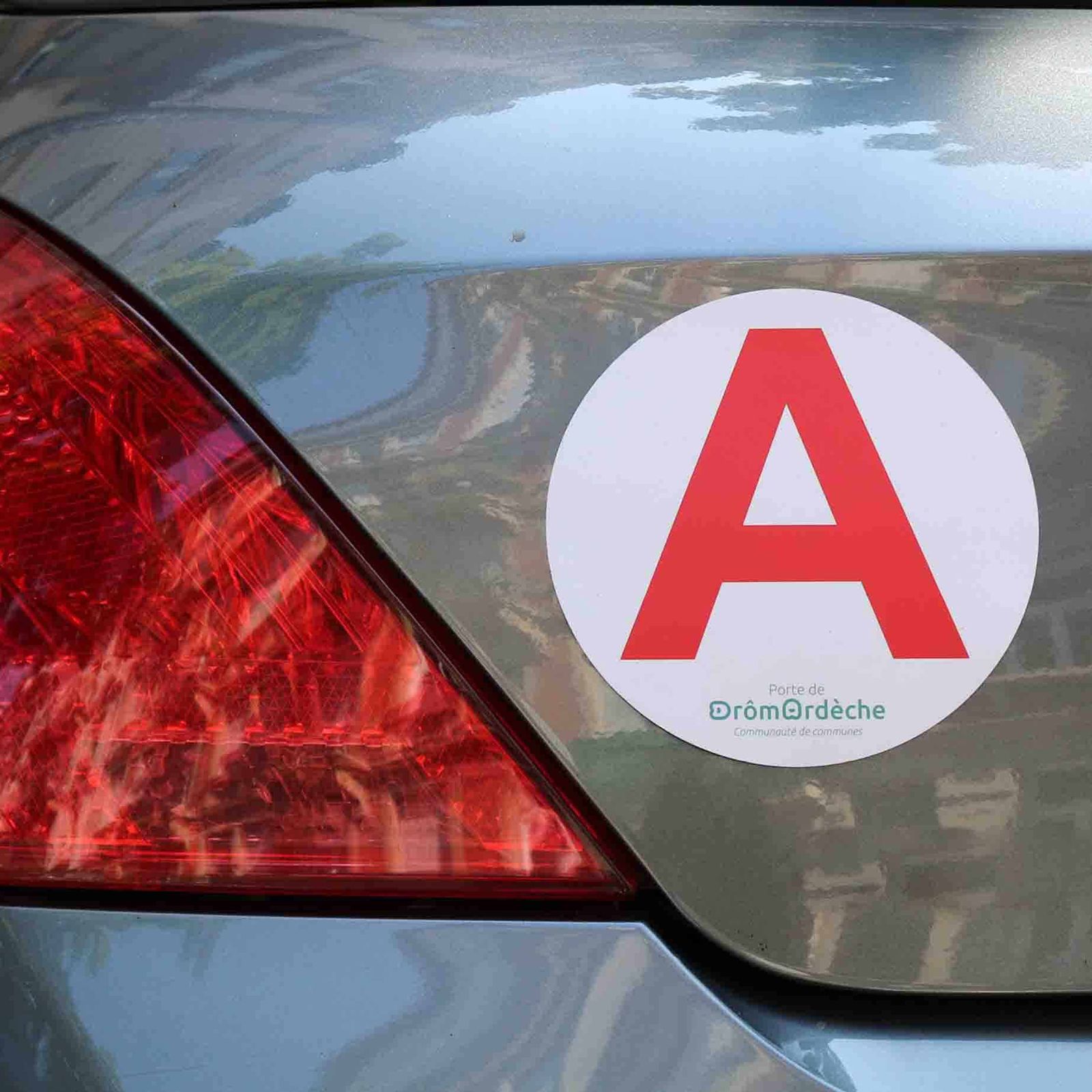 フランス 初心者マーク「A｝ 裏貼りステッカー 自動車