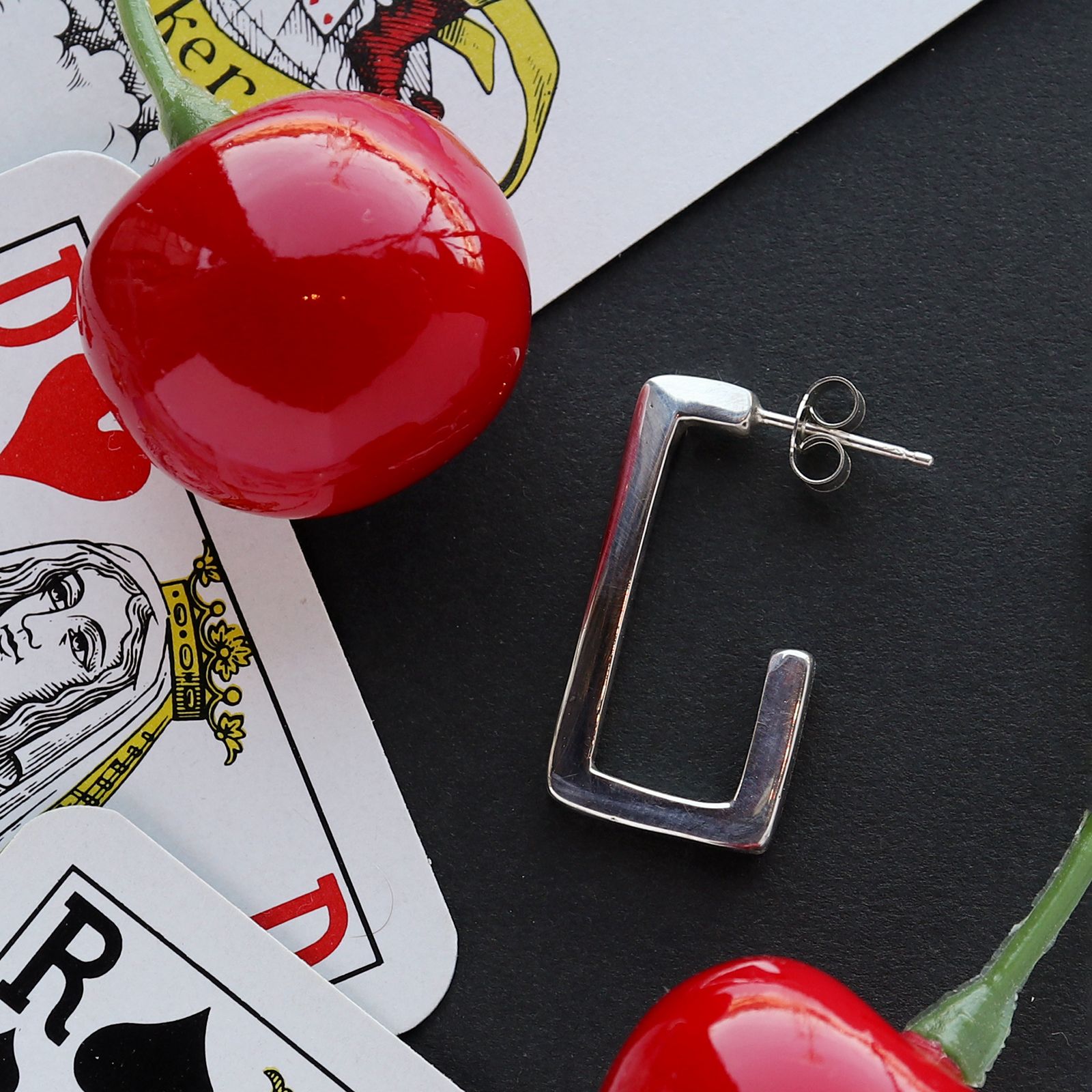 「Large Square Hoop Earring」ピアス（片耳）