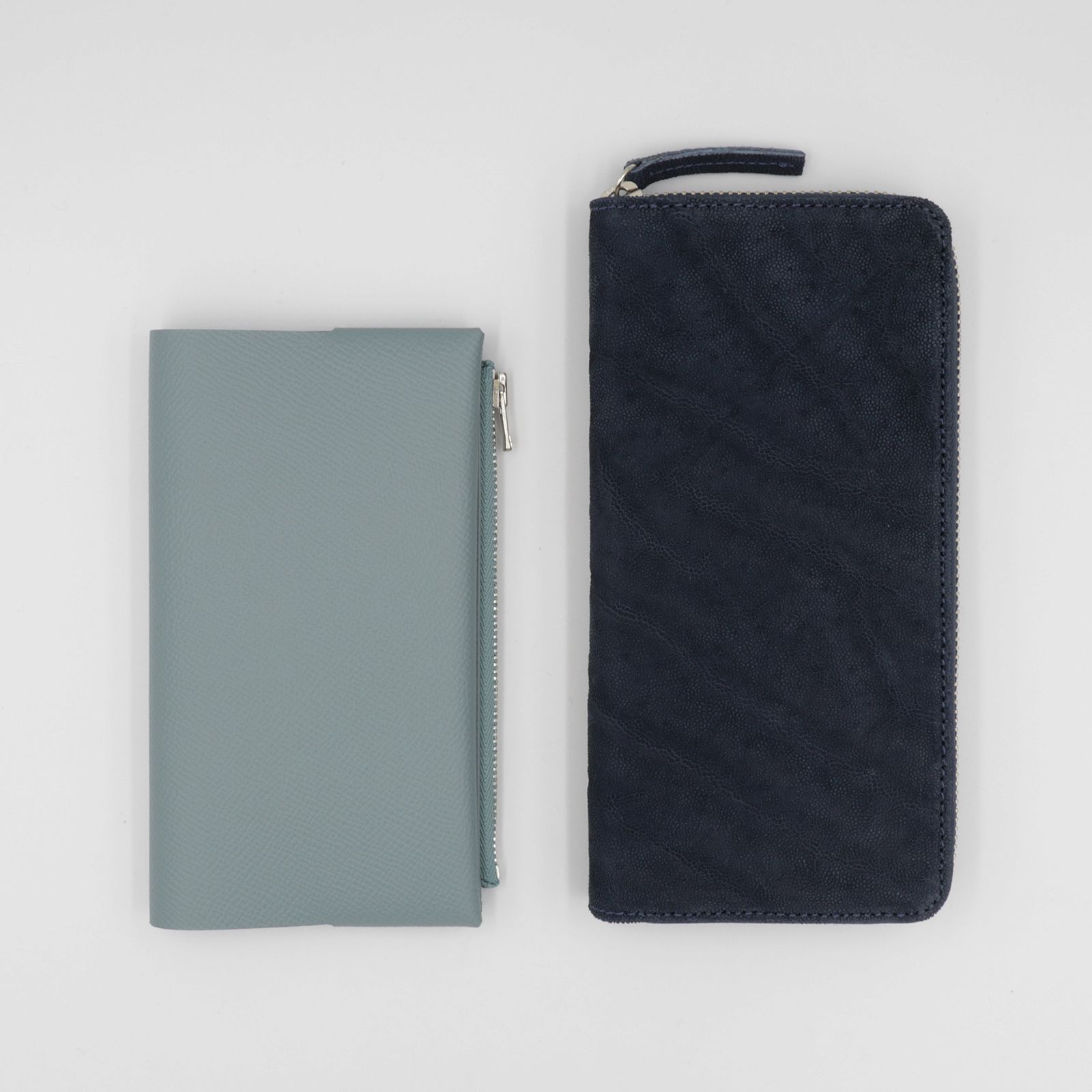 「小さく薄い長財布UNO ver.2 Plus Metallic Shrink」gunmetal silver