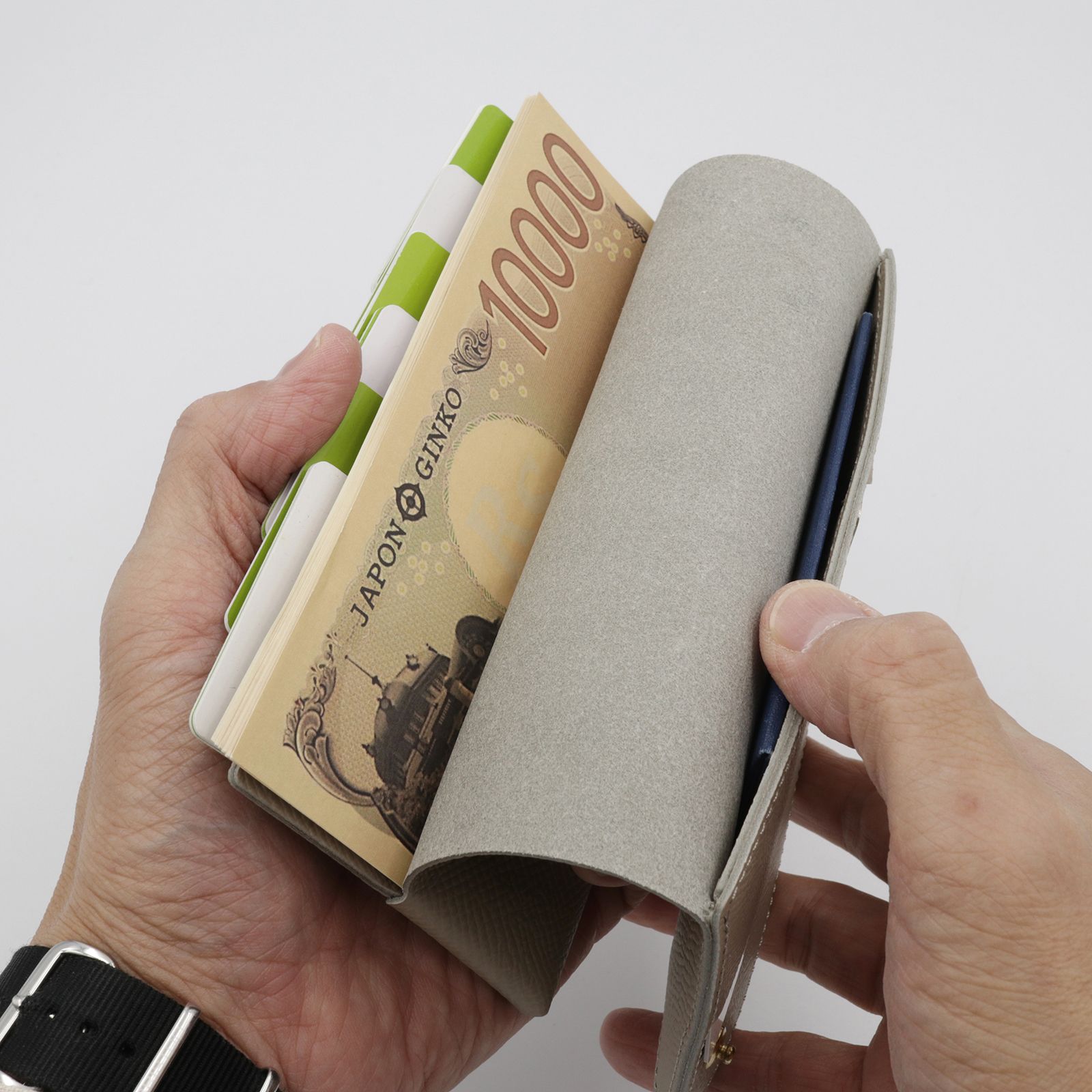 「小さく薄い長財布UNO ver.2 Noblessa」lightgray