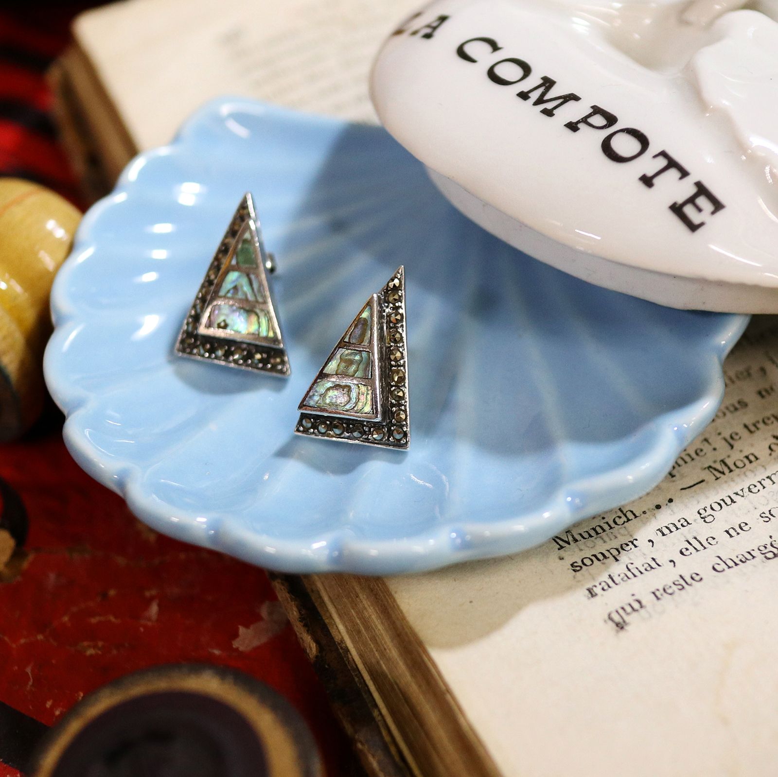 「シェルマーカサイトトライアングル」ピアス silver925 ヨーロッパ