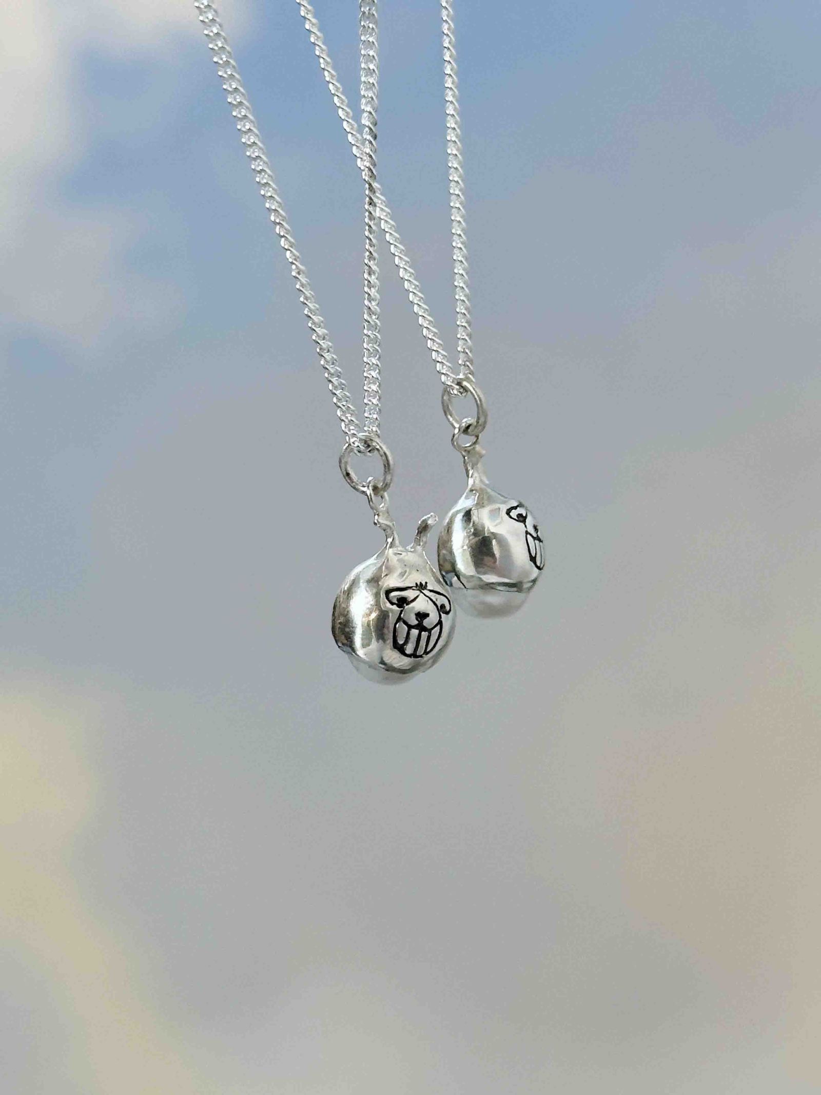 「Space Hopper Necklace」ネックレス