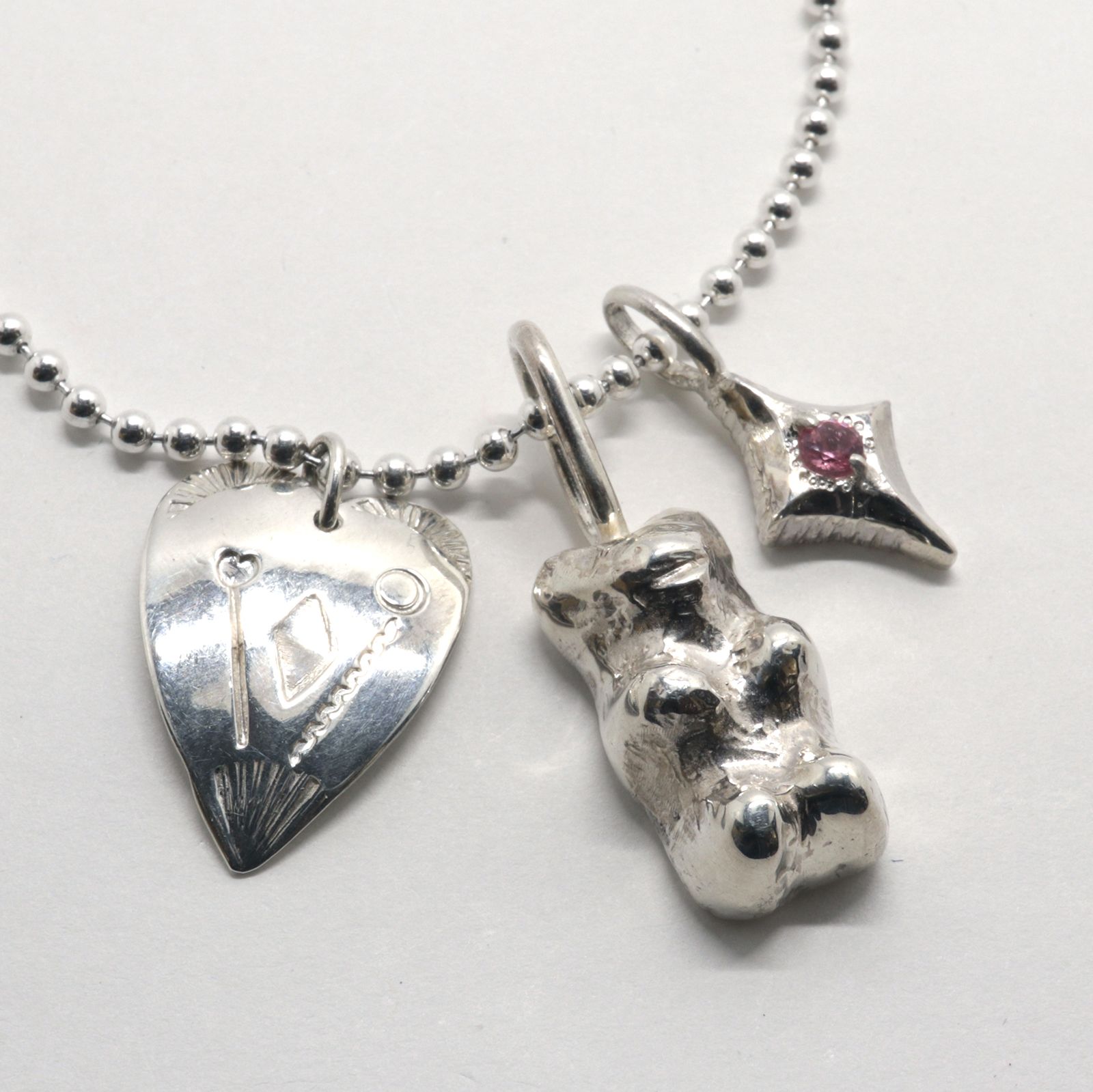 「BAER 3 CHARM NECKLACE」ネックレス