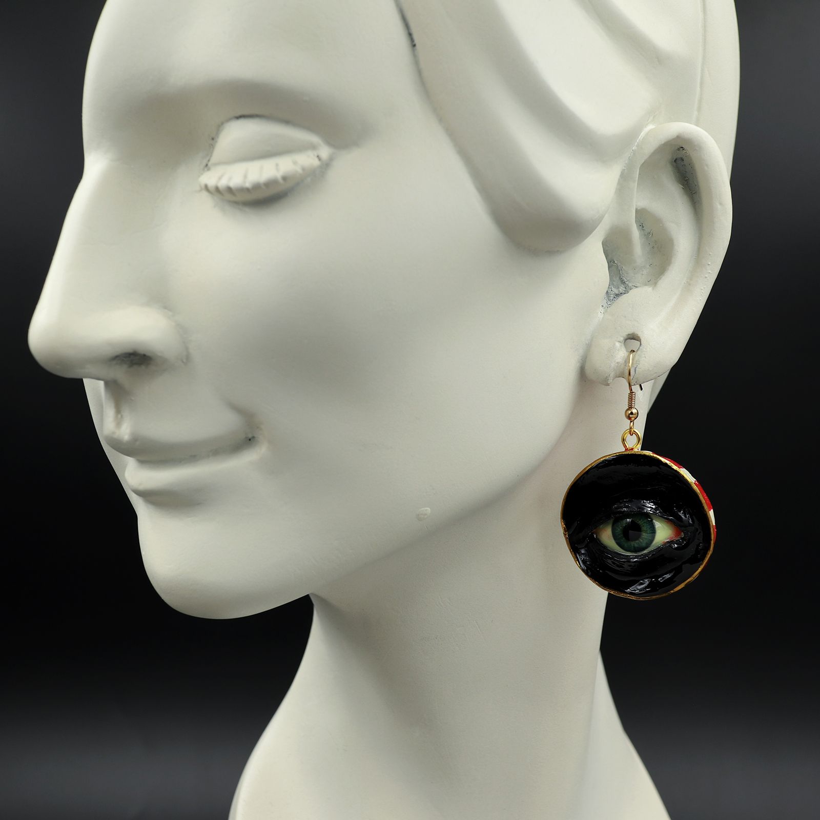 「目」ピアス（片耳） レッド×ブラックC