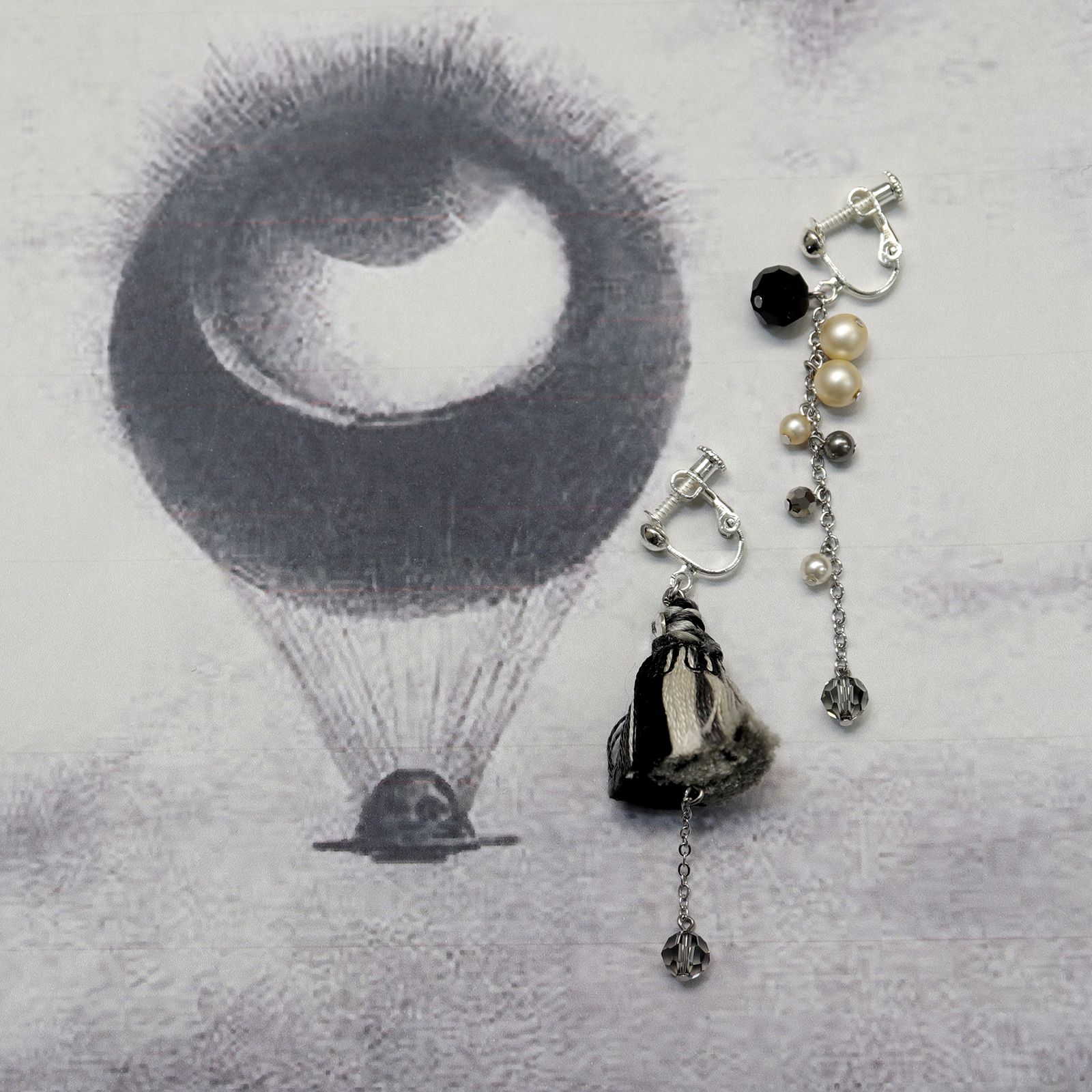 「Eye=Ballon 眼=気球」イヤリング