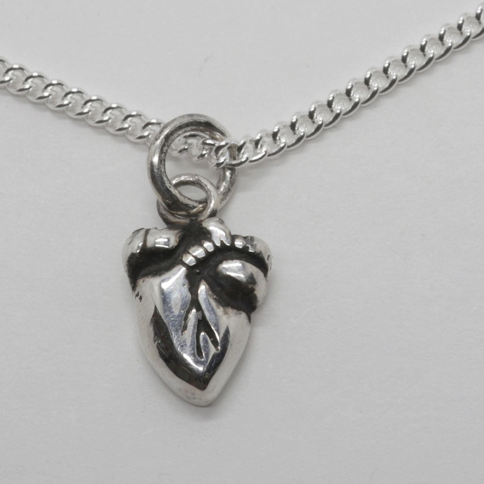 「Tiny Heart Necklace」ネックレス