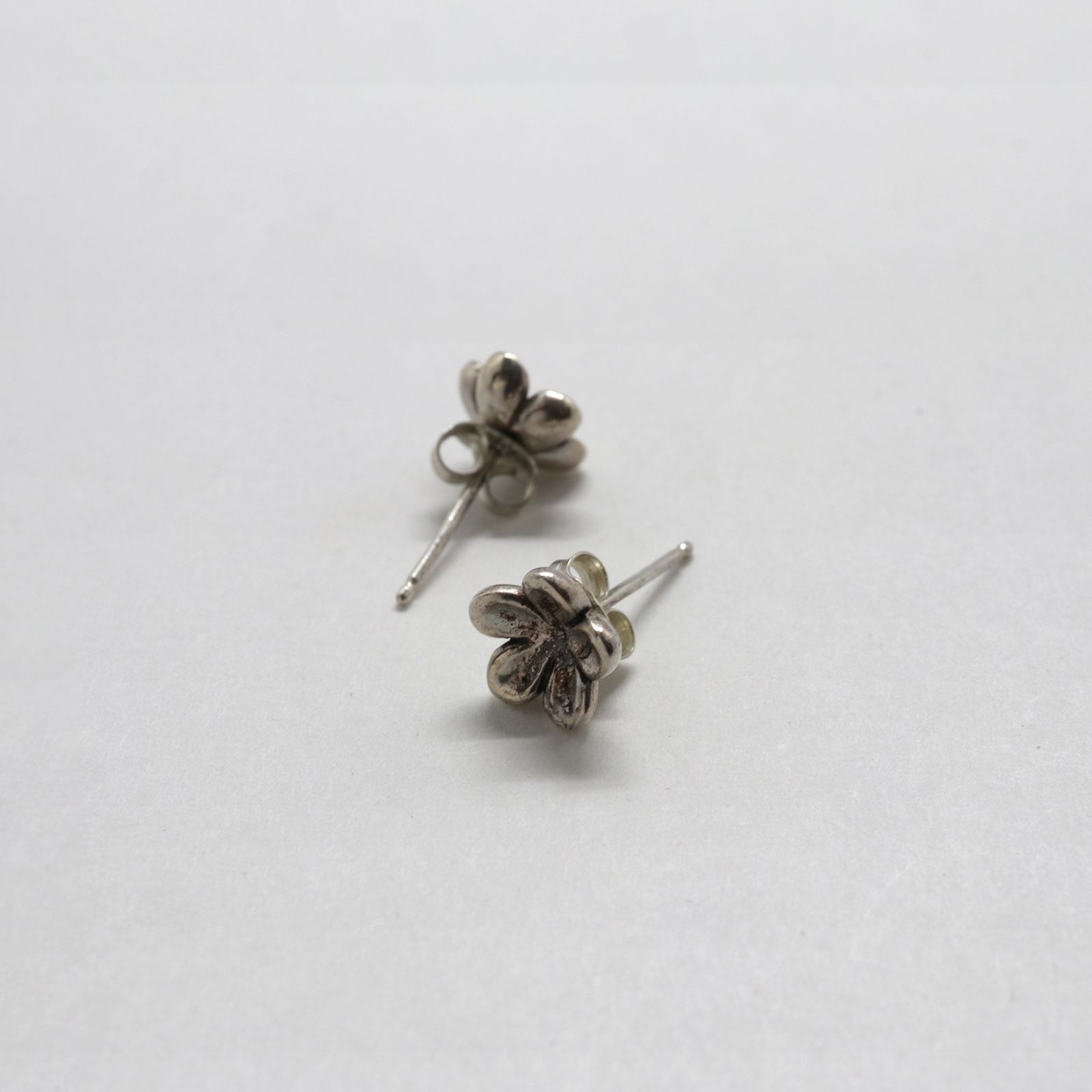 「ミニフローラル」ピアス ヨーロッパ silver925