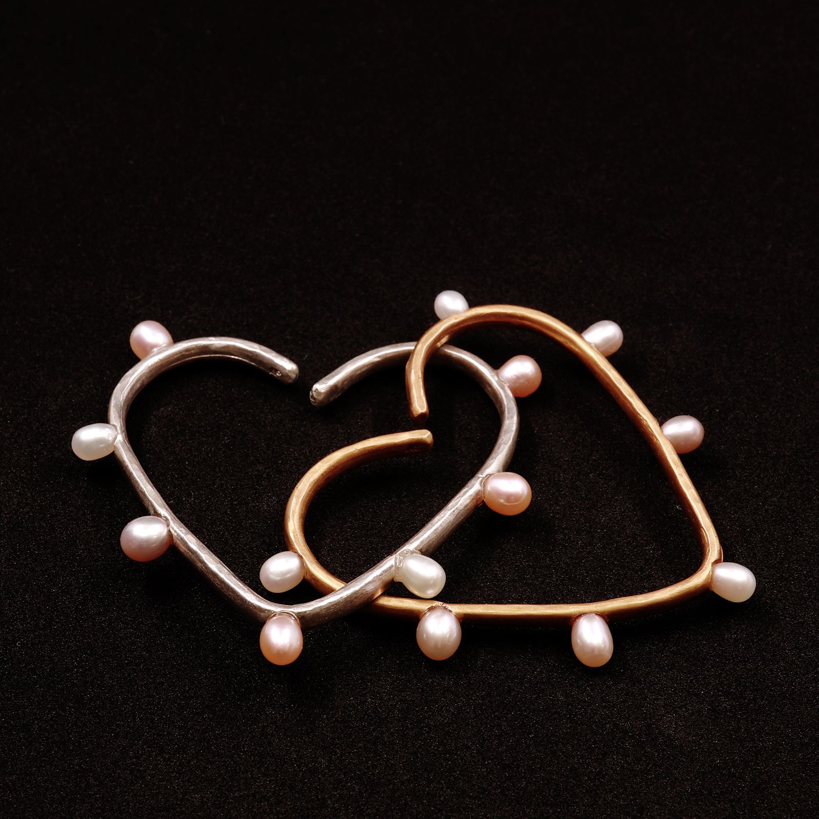「TRUMP QUEEN JEWEL CUFF」イヤーカフ ゴールド