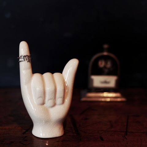 Porcelain Hand Objet “Hang Loose”