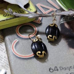 「ブラックシード」ピアス フランス