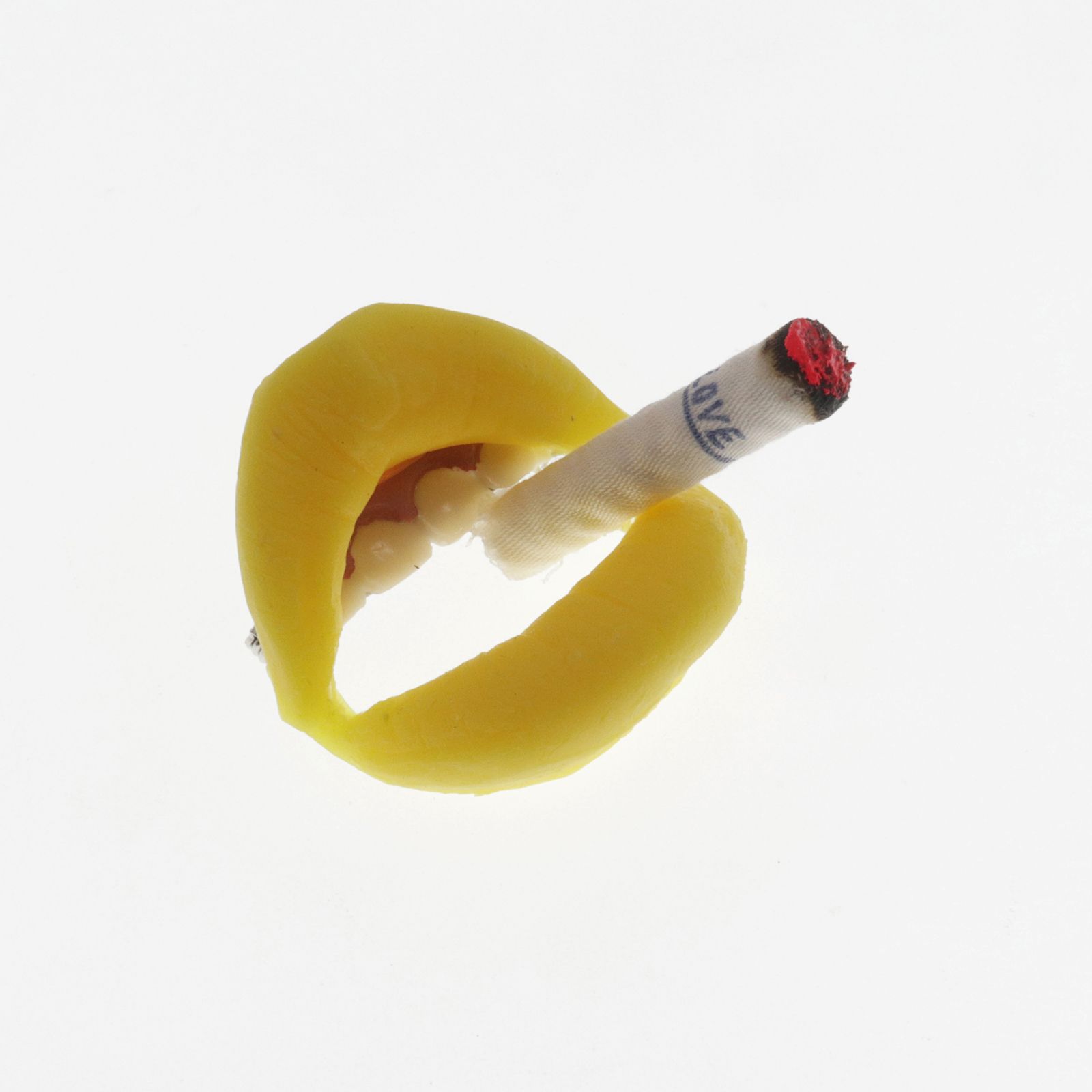 「LIPタバコ」ブローチ