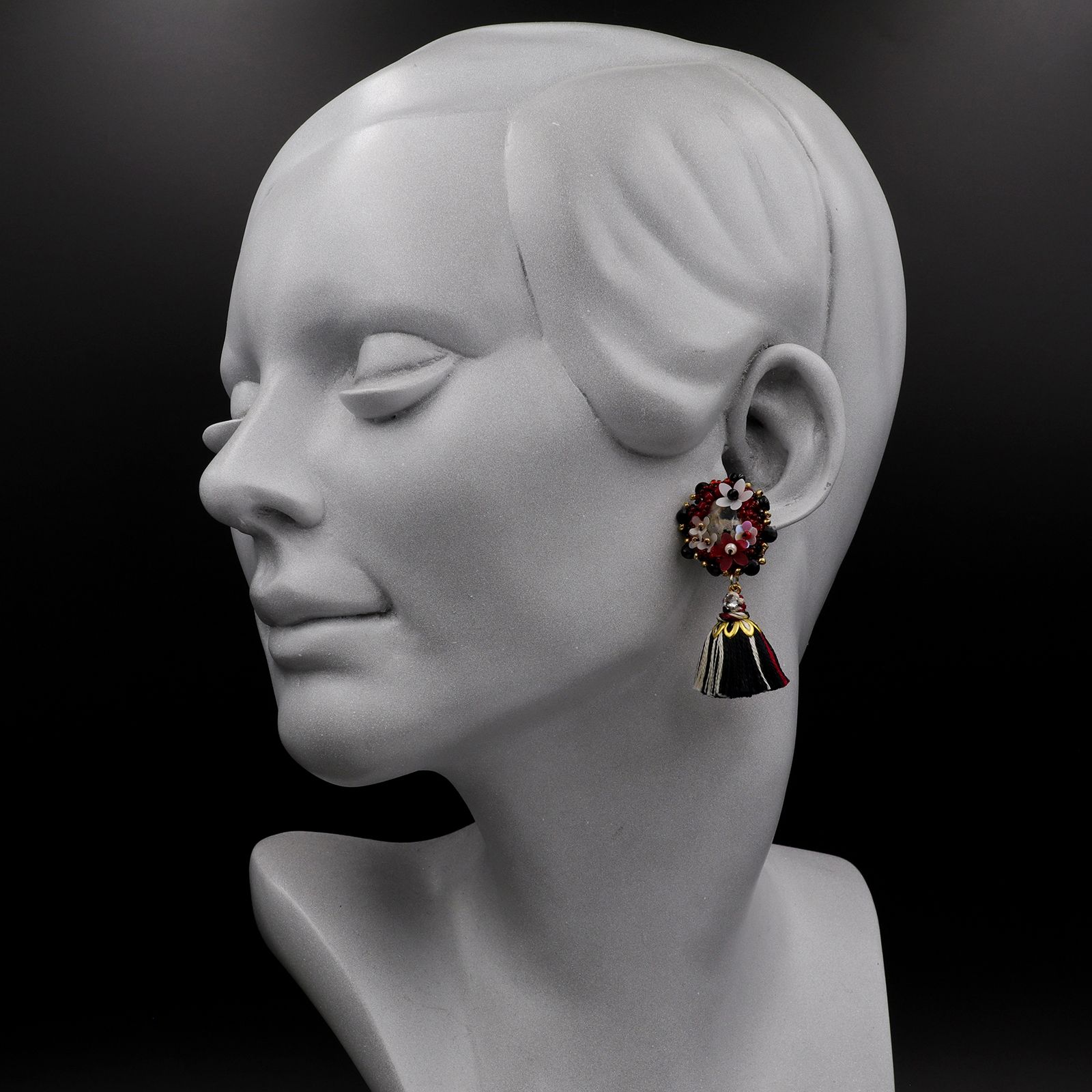 「Le conte de Pamellah Bijoux」ピアス