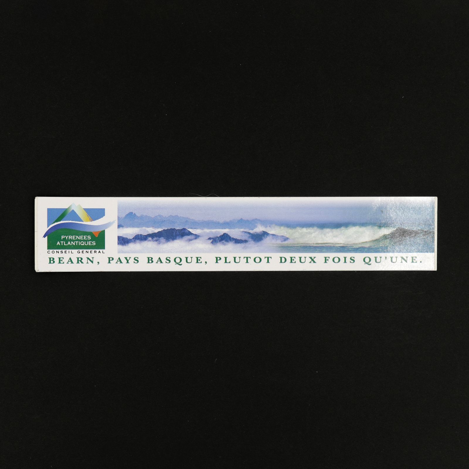 「PYRENEES ATLANTIQUES」ヴィンテージステッカー ヨーロッパ