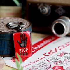STOP FIRE ブルボンキーホルダー