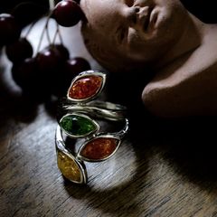 「3カラートライアングルリーフデザイン」リング ヨーロッパ