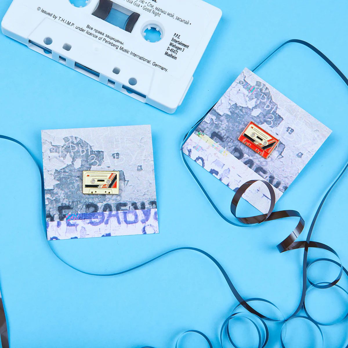 「Cassette red」ピンズ カセット 1990sコレクション