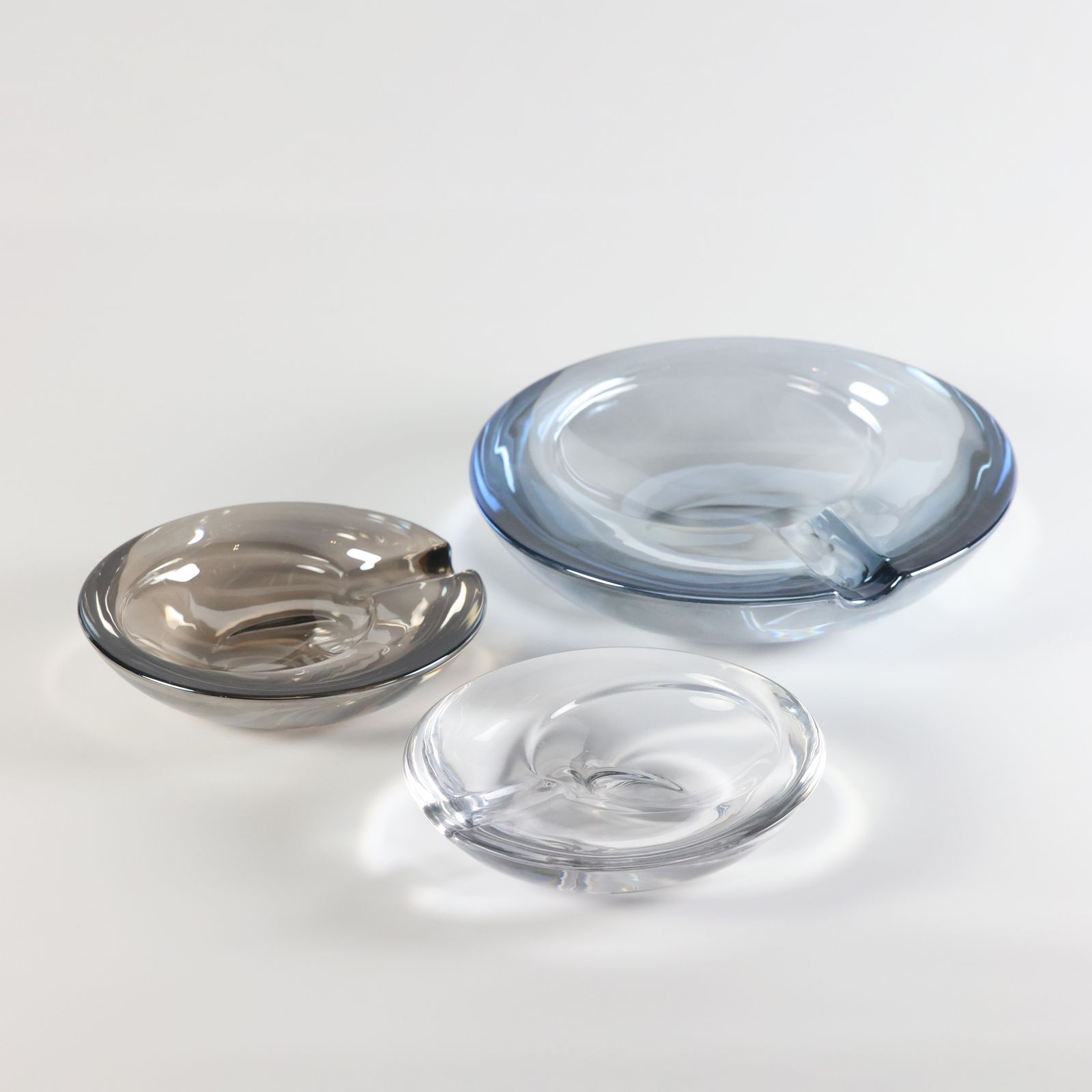 「GLASS ASHTRAY Large」ブルー