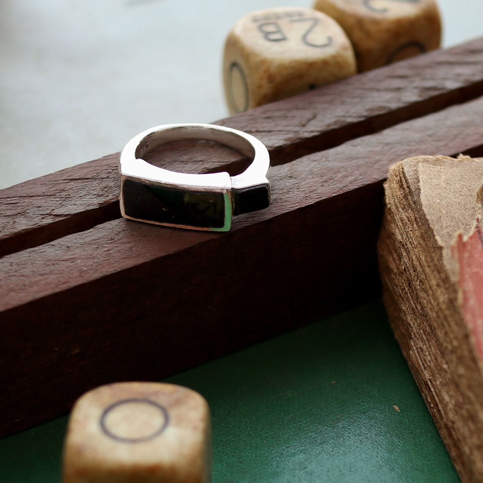 「スクエアオニキスブリッジ」リング ヨーロッパ silver925